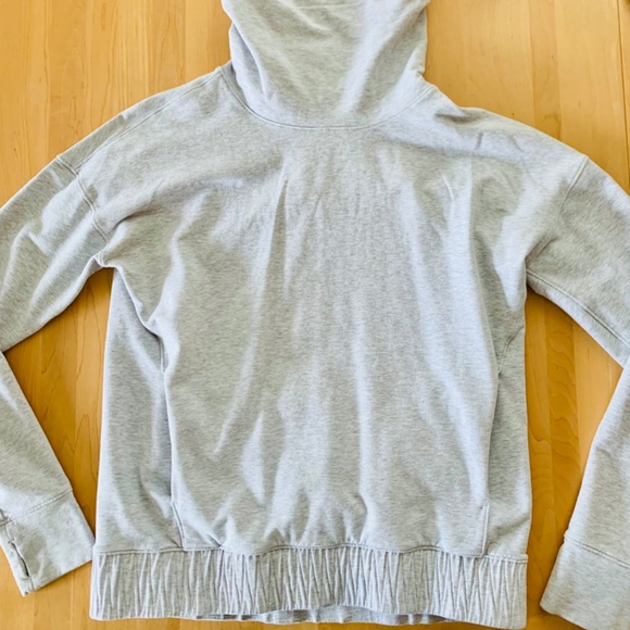 Lululemon Stress Less Pullover Size 6 - Picture 5 of 6